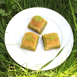 Rosenblüten-Baklava mit Rosenblütenzucker